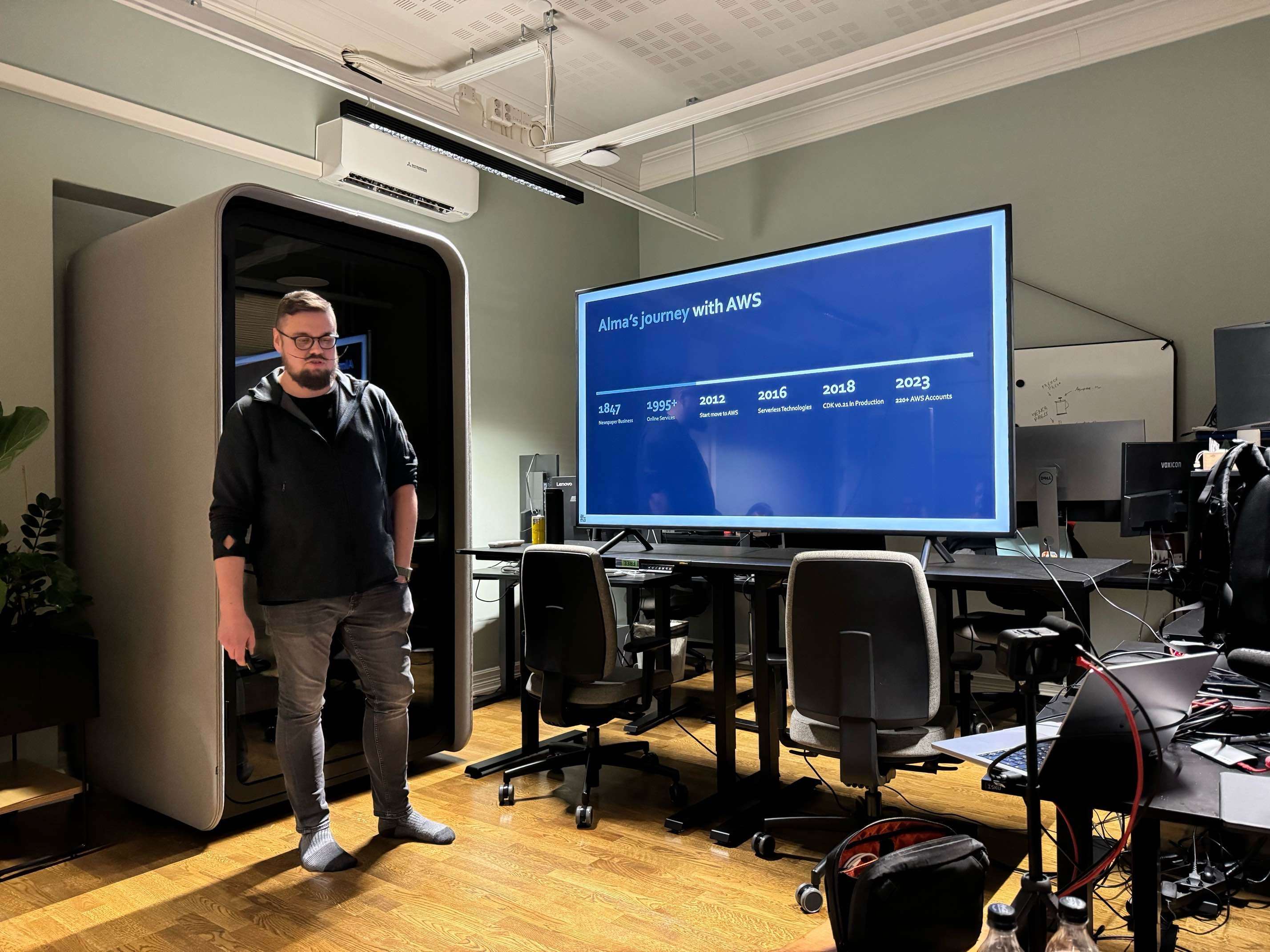 Ari presenting